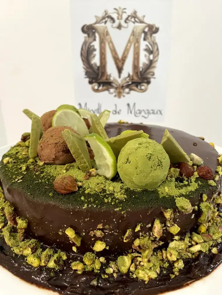 Tort raw vegan cu menta ciocolata si matcha Mireille de Margaux Cluj