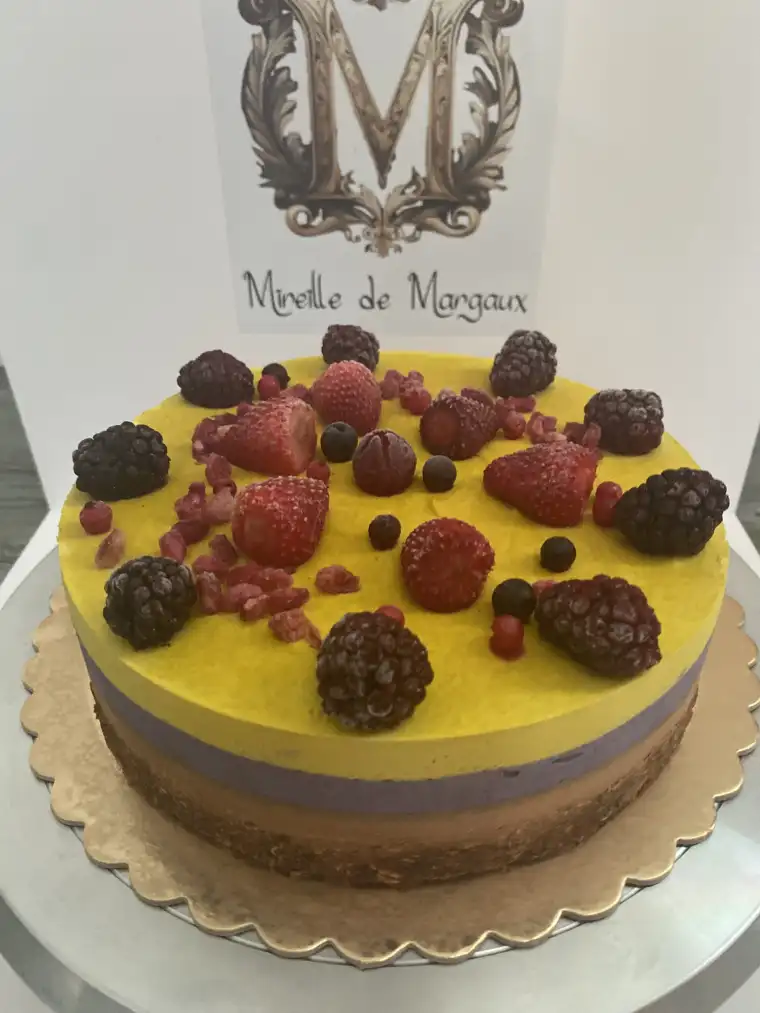 Tort raw vegan Soleil Fruité – straturi care zâmbesc