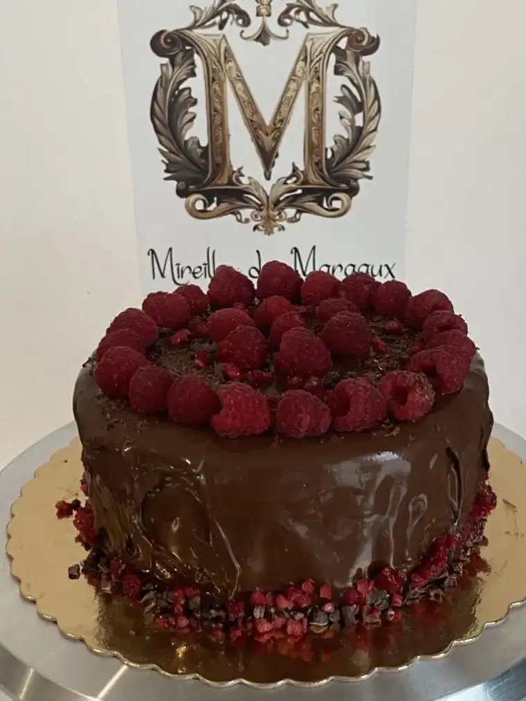 Tort raw vegan cu ciocolata si zmeura Mireille de Margaux Cluj